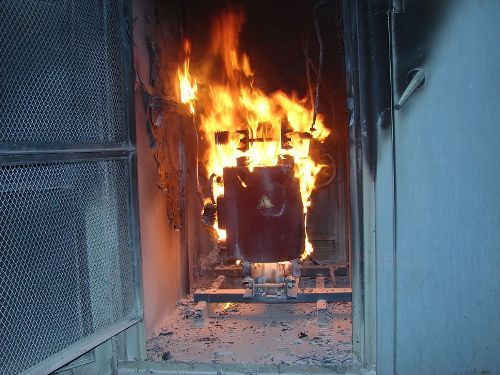 夏日炎炎，北京創(chuàng)聯(lián)匯通電氣教你必備油浸式變壓器防火常識